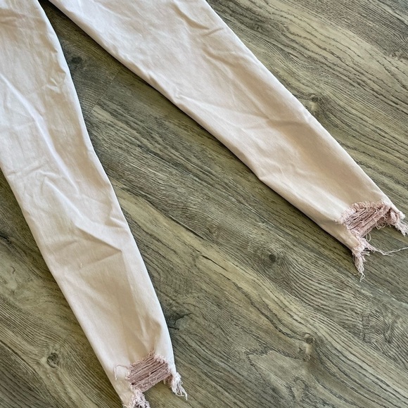 American Eagle Women’s High Rise Distressed Jegging, size 6 - Picture 6 of 9